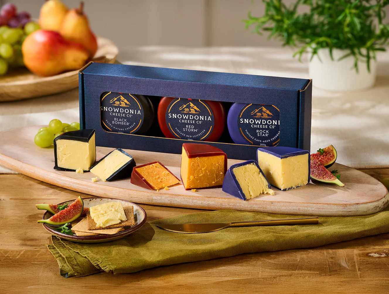 Cheddar and Red Leicester Selection - Image 3
